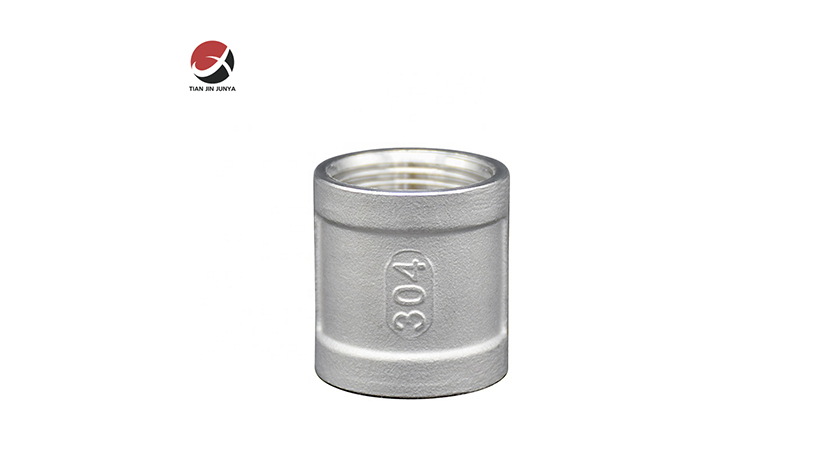 不鏽鋼(gang)鑄内絲有(yǒu)邊内牙接(jie)頭管件