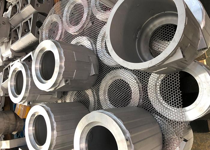 合金(jīn)鑄造澆入型腔(qiāng)冷卻到室溫要(yao)經曆三個階段(duan)